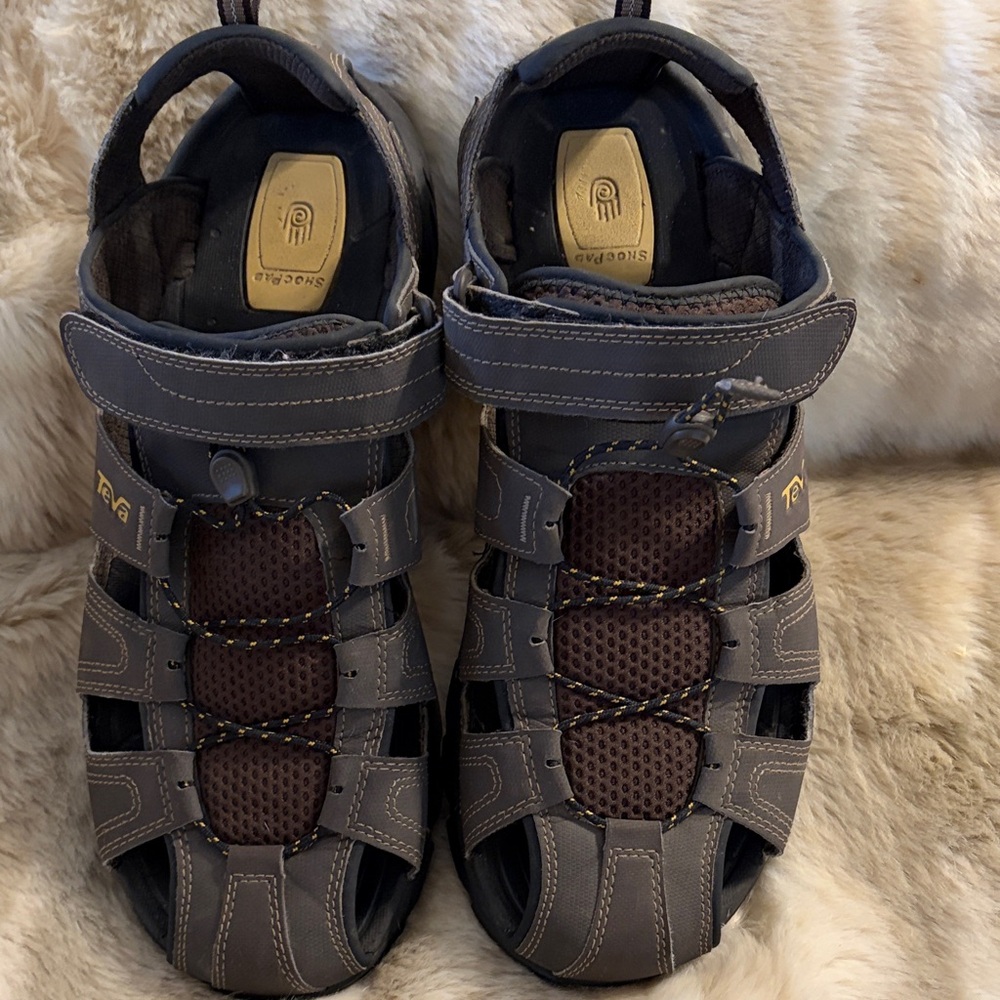 Teva Forebay Sandal with a cushioned Shoc Pad heel - Size 13